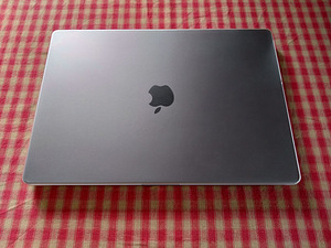 Macbook Pro 16 (M1 Max, 10C CPU, 32C GPU, 64Gb. 4Tb) (2 foto / 3)