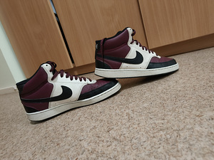 Кроссовки Nike (6 фото из 7)