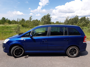 Opel Zafira 2 (7 foto / 15)