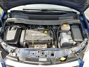Opel Zafira 2 (13 foto / 15)