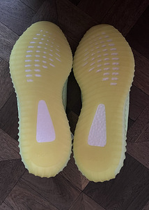 Yeezy Boost 350 v2 GID (3 foto / 6)