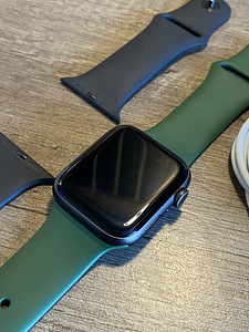Apple Watch Series SE 44mm (gps) (2 foto / 4)