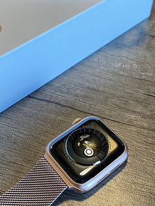Apple Watch Series 5 rose gold 40mm (gps) (3 foto / 3)