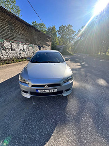 Продам Mitsubishi Lancer X (6 фото из 12)