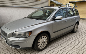 VOLVO V50 2006 (3 foto / 10)