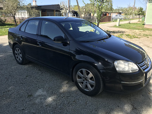 Volkswagen Jetta 2007 1.6 (2 foto / 4)