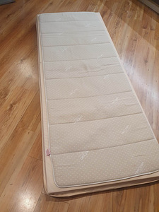 Madratsid,madratsikatted,L80cm,P 200cm,P12cm, laos 1800 tk (6 foto / 10)