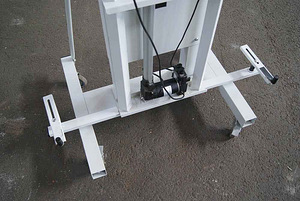 Esitlusraam, tv-alus, elektriliselt tõstetav (4 foto / 4)