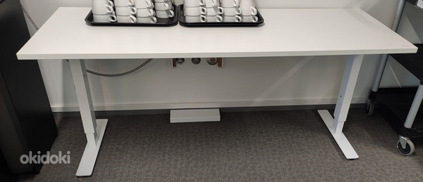 Механически регулируемый стол Isku, 20 шт, как новый (фото #1)