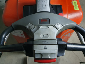 Tõstuk/virnastaja BT SPE125L (8 foto / 10)