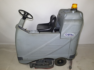 Põrandahooldusmasin Nilfisk BR 950S (9 foto / 10)