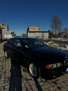 BMW 525d (2 foto / 8)