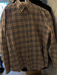 Burberry (1 foto / 1)