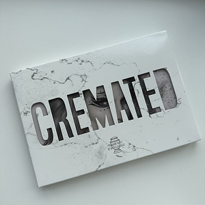 Jeffree Star Cosmetics CREMATED eyeshadow palette (3 foto / 3)
