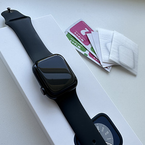 Apple Watch Series 8 GPS + Cellular (LTE) 41mm Midnight (4 foto / 4)
