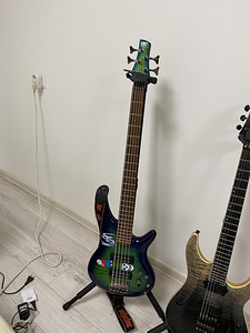 Ibanez sdgr 5 string bass.Пяти струнная бас гитара. (3 фото из 3)