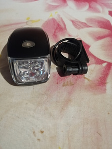 Jalgratta lamp esi ja taga. 2 komplekti. (3 foto / 8)