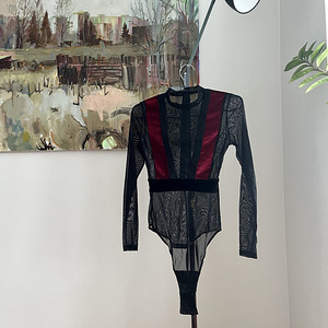 Body (4 foto / 4)