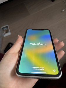 iPhone 11 (3 foto / 4)