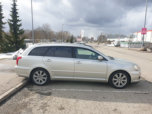 Toyota Avensis 2.4 VVTi 120kW бензин автомат 2010 (1 фото из 13)