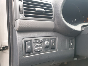 Toyota Avensis 2.4 VVTi 120kW бензин автомат 2010 (10 фото из 13)