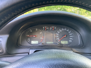 Vw passat 2.5tdi (8 foto / 9)