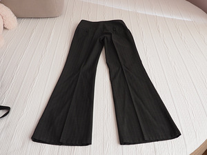 Mustad püksid, lühikesed püksid-kombinesoon, põlvpüksid