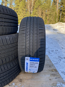 225/45/R17 Winrun R330 94Y XL Uued suverehvid (1 foto / 1)