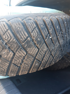 Goodyear Ultragrip Ice Artic SUV4x4 215/65/R17, 4tk (2 foto / 2)