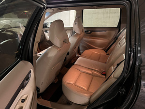 Volvo V70 2,4D 120kw 2007a. (5 foto / 14)