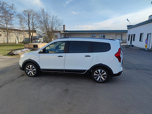 Dacia Lodgy Stepway 1.5 85kW 7 kohta (3 foto / 10)