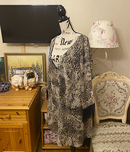 "Gemma Collins" kleit, suurus 2XL, UK 24, MADE IN UK, UUS (2 foto / 3)