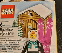 LEGO Penduin Winter Hut