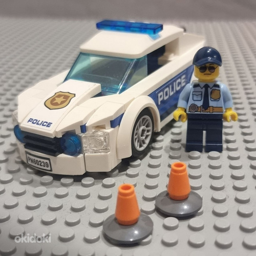 LEGO City 60239 Полицейский патрульный автомобиль (фото #1)