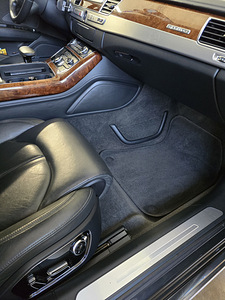 Продается Audi A8 4,2 V8 (12 фото из 15)