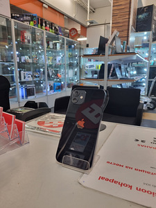 Apple iPhone 12 64 ГБ (3 фото из 5)