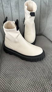 Zara р.33 (1 фото из 3)