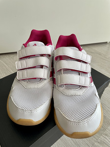 Adidas tossud s.37,5 (4 foto / 5)