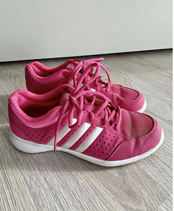 Adidas tossud s.36,5 (1 foto / 4)
