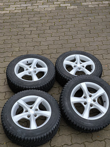 5x114,3 литые диски + 195/65 R15 шипованные шины Nokian 6-7 (1 фото из 4)