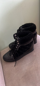 Сапоги Guess (3 фото из 3)