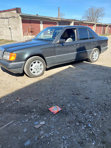 Мерседес w124 (7 фото из 8)