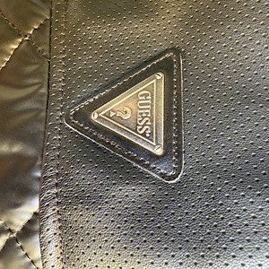GUESS jakk (10 foto / 10)