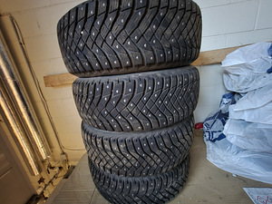 Goodyear UltraGrip Arctic 2 225/60R17 103T naastrehv (2 foto / 5)