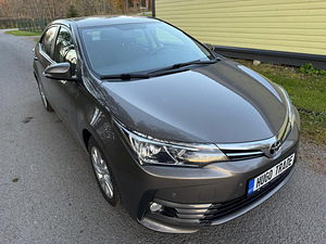 Ostan Toyota ja Mitsubishi sõidukeid (2 foto / 3)