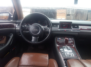 Audi A8 4.0 TDi (2 foto / 6)