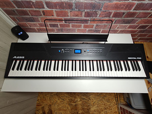 Digiklaver Alesis Recital PRO + M-Audio SP-2 pedaal + stativ (2 foto / 8)