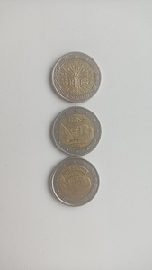 €2 монеты