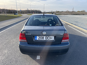 Volkswagen Bora 1.9 TDI 85 kW 2000 (6 foto / 15)