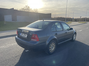 Volkswagen Bora 1.9 TDI 85 kW 2000 (7 foto / 15)
